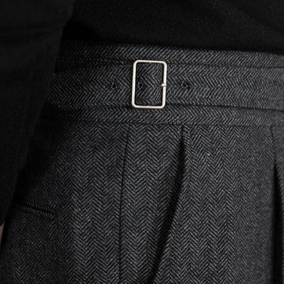 Spodnie z przedłużanym zapięciem