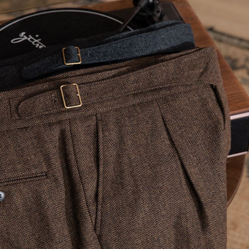 Spodnie z przedłużanym zapięciem